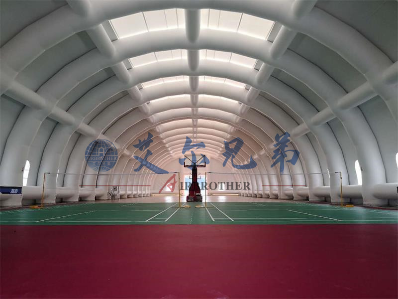 初次使用大型氣助式保溫充氣帳篷的注意事項有哪些？